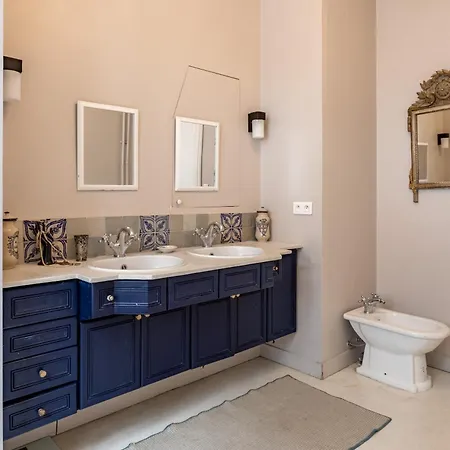Apartment Luxurious Traditional French Style Near Eiffel Tower *