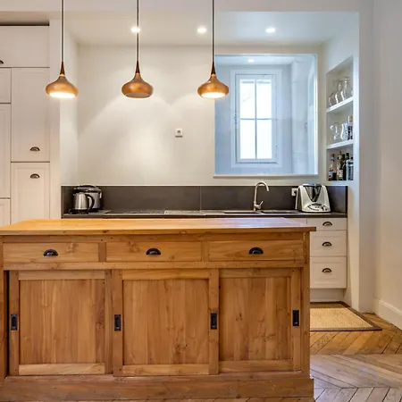 Luxurious Traditional French Style Near Eiffel Tower * Paris