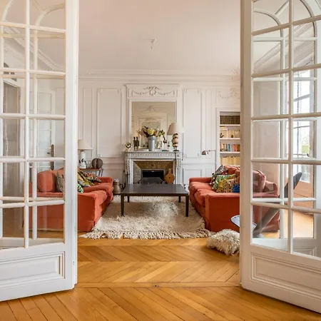 Apartment Luxurious Traditional French Style Near Eiffel Tower *
